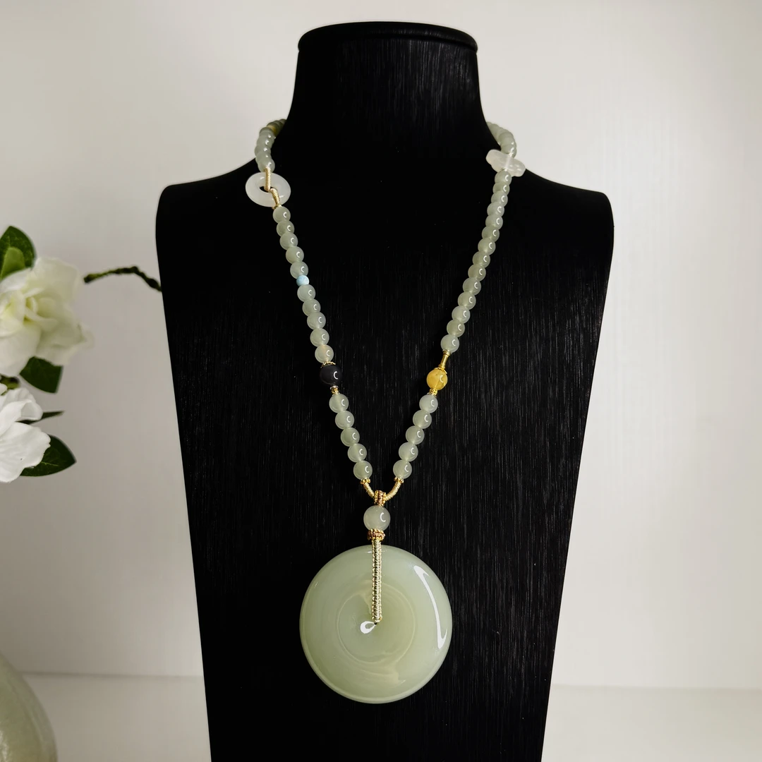 壹屿珠宝   9998 和田玉典藏平安扣颈饰