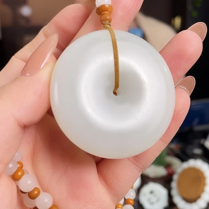 和田玉未镶嵌颈饰定制发货