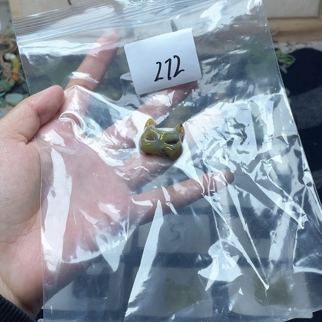 蛇纹石玉颈饰未镶嵌予*