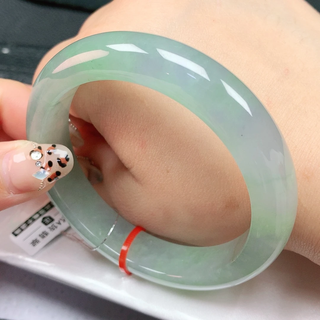 翡翠手镯未镶嵌59圈