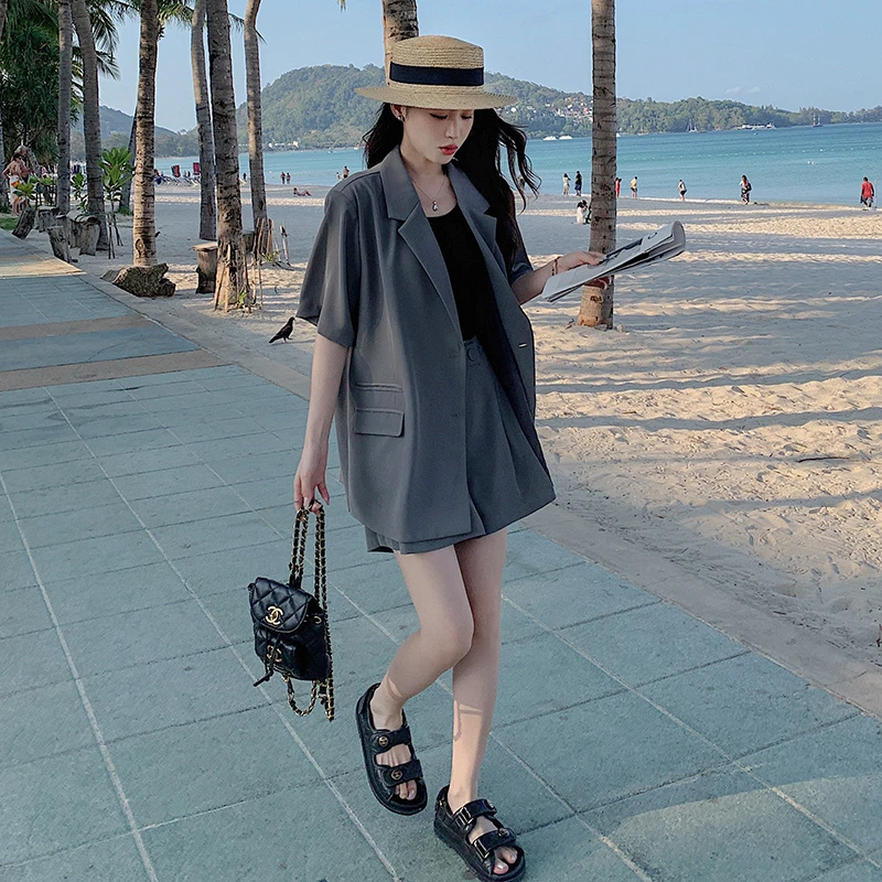 灰色西服外套短裤套装女薄款2025夏新款韩版高级感时尚职业两件套