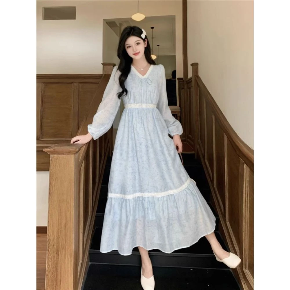 多巴胺服女装边领连衣裙女2024秋款法式气质雪纺长袖蓝色字长裙