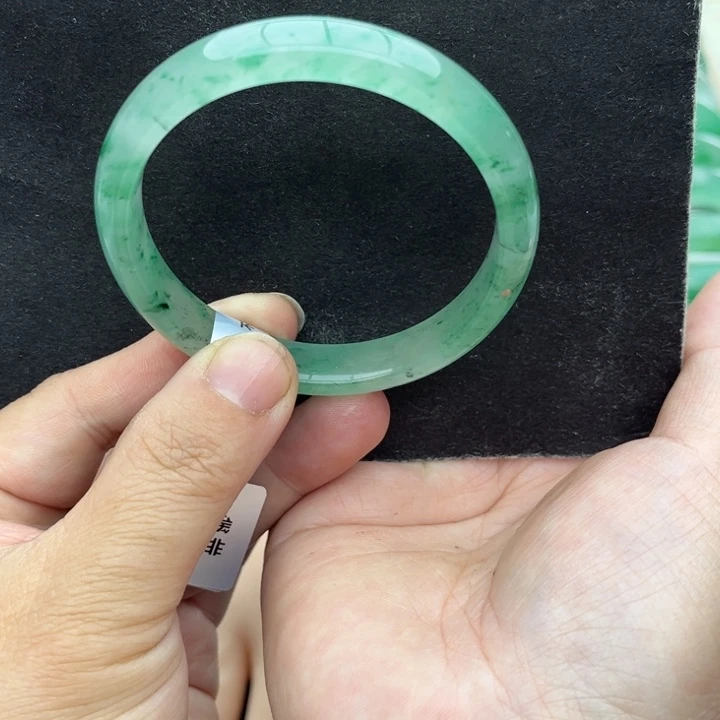 石英质玉未镶嵌手镯55