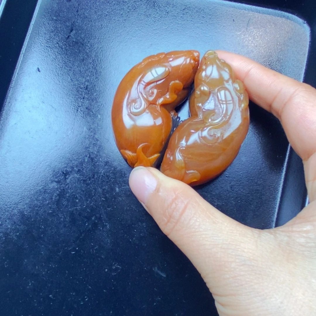 石英质玉（黄龙玉）未镶嵌颈饰