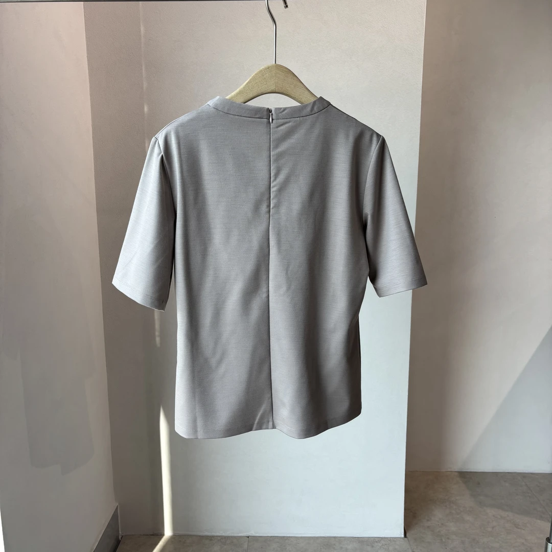 CSY4807 意大利客人订单 字母压印后中缝收腰T恤