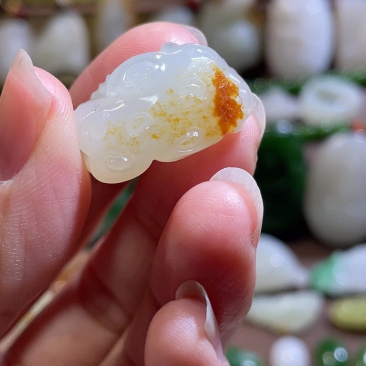 和田玉18K金镶嵌颈饰