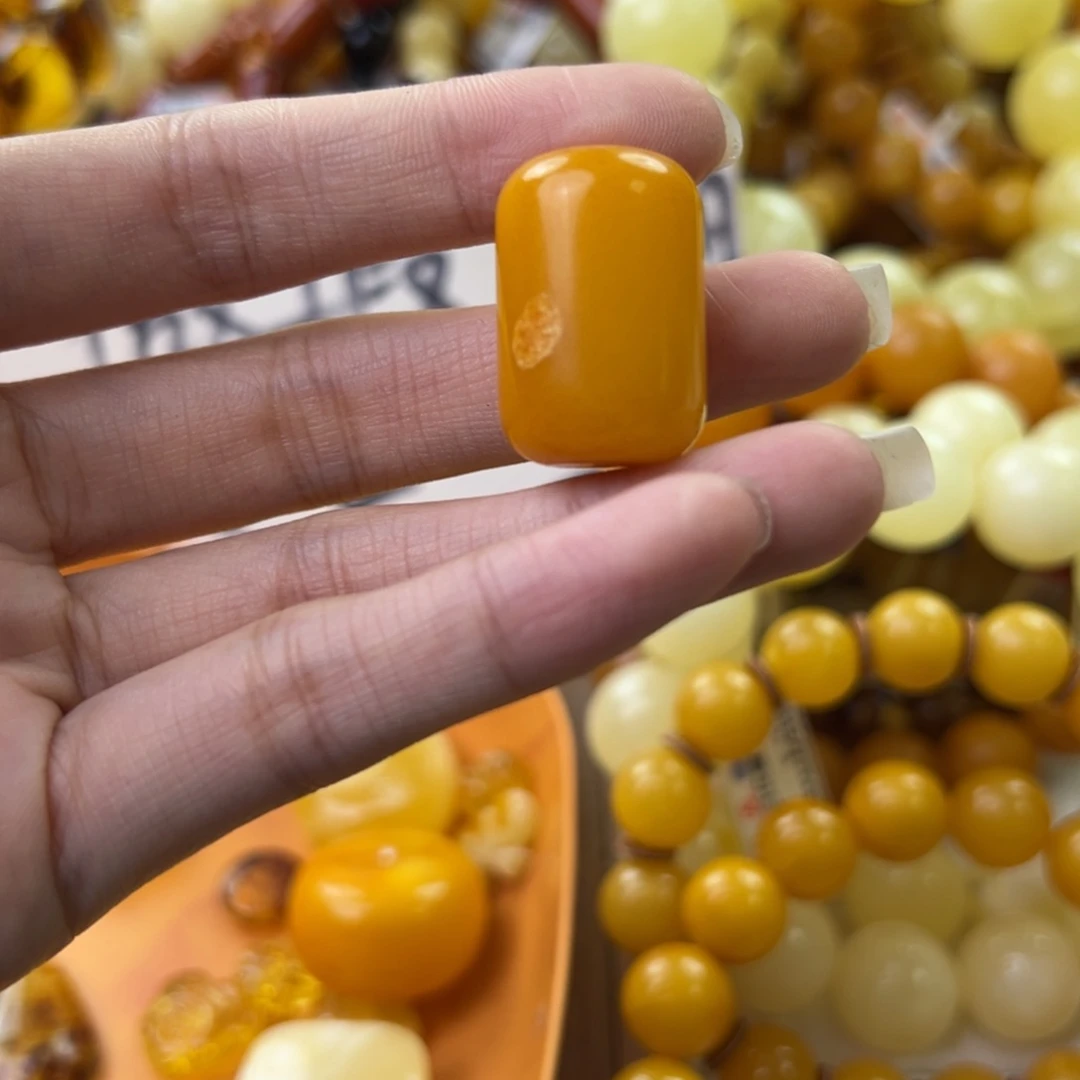 琥珀珠宝奇石未镶嵌