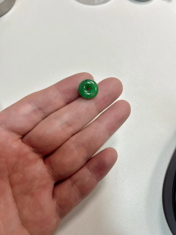 天然缅甸A货阳绿平安扣尺寸14-4.9