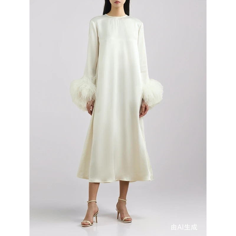 [折扣]Sleeper 秋冬女羽毛边饰缎面斜纹布中长连衣裙睡裙