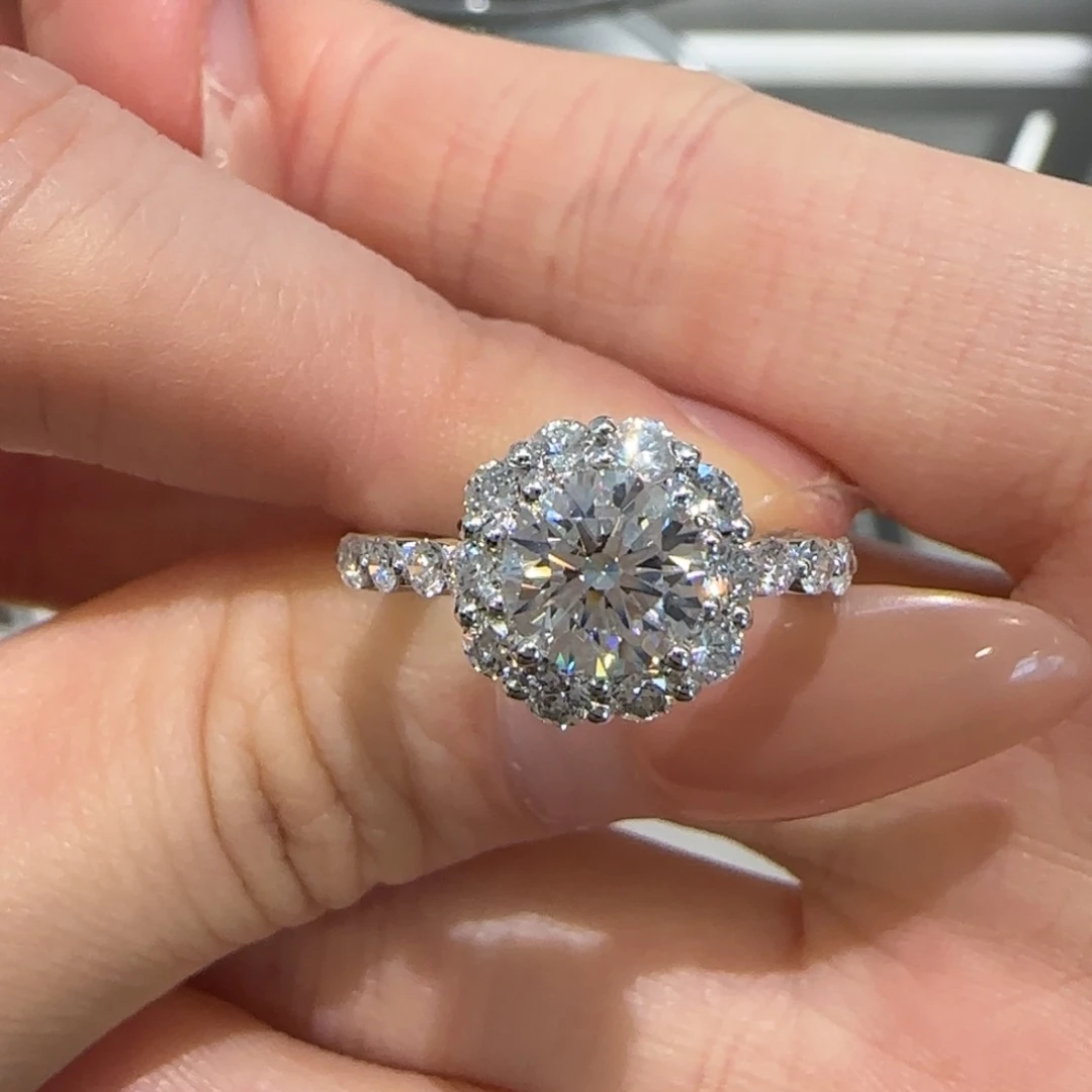 铂Pt950镶嵌实验室培育钻石1卡圆包围镶