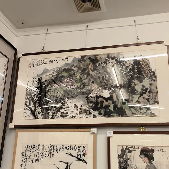 国画画作精品带框发8平尺