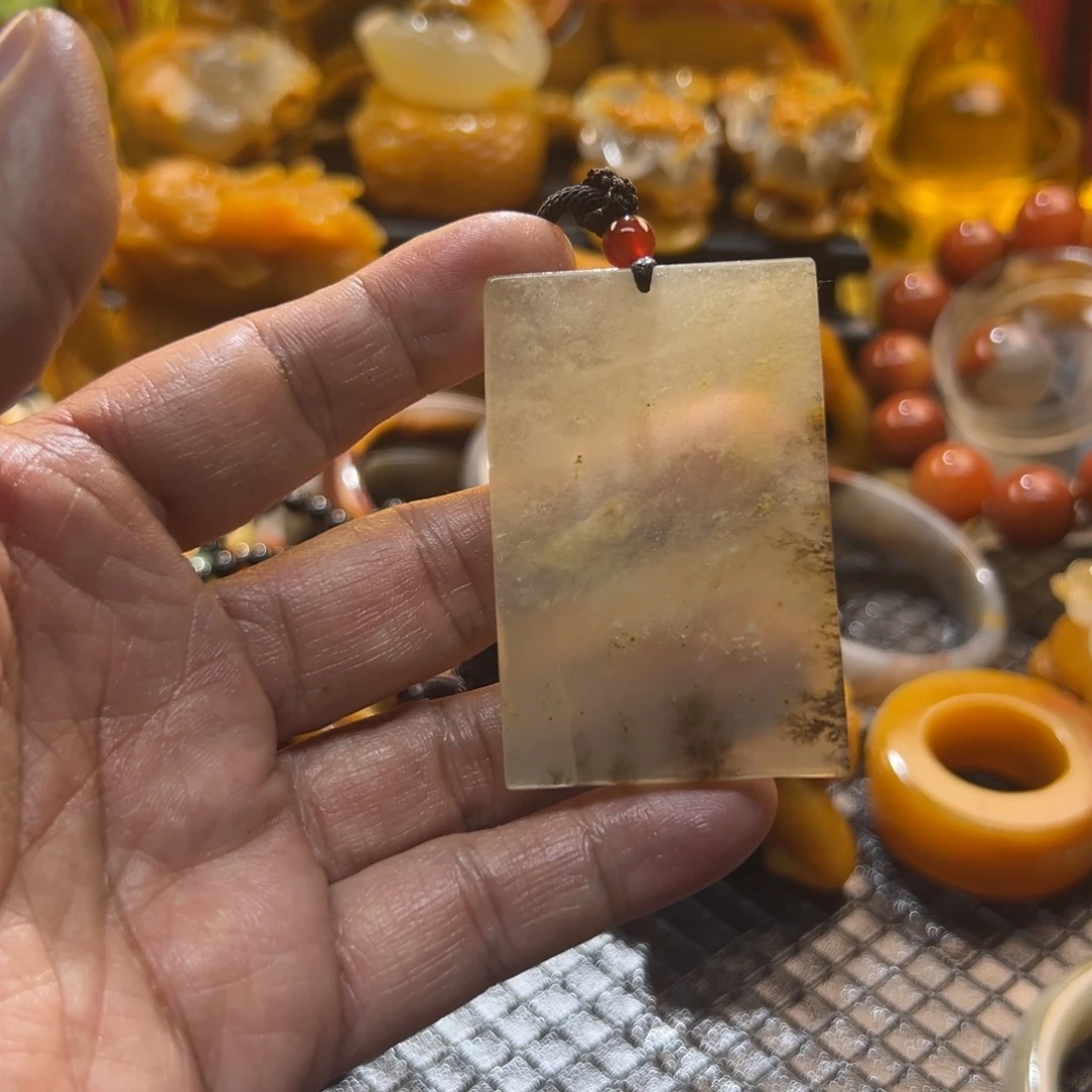 石英质玉未镶嵌颈饰