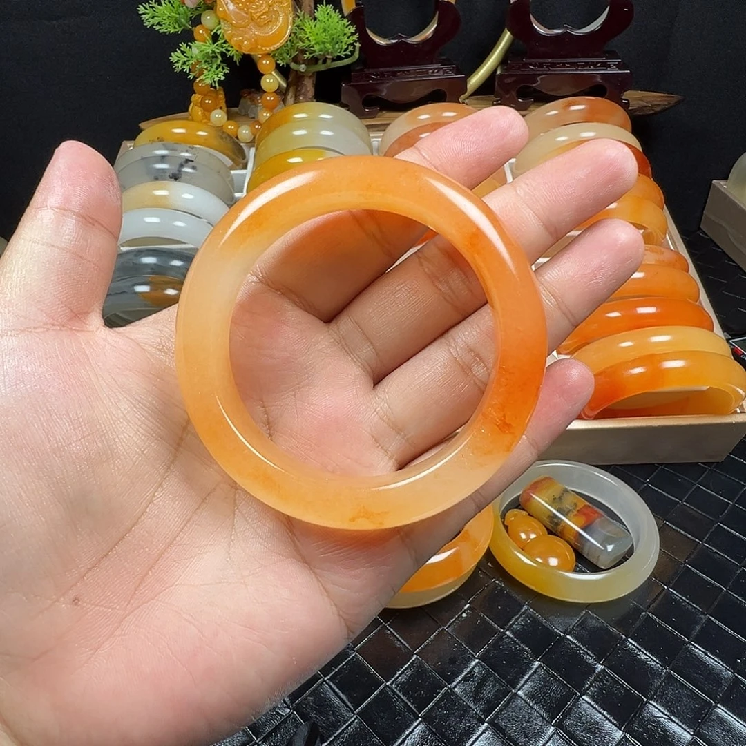 肉***～石英质玉（黄龙玉）未镶嵌手镯