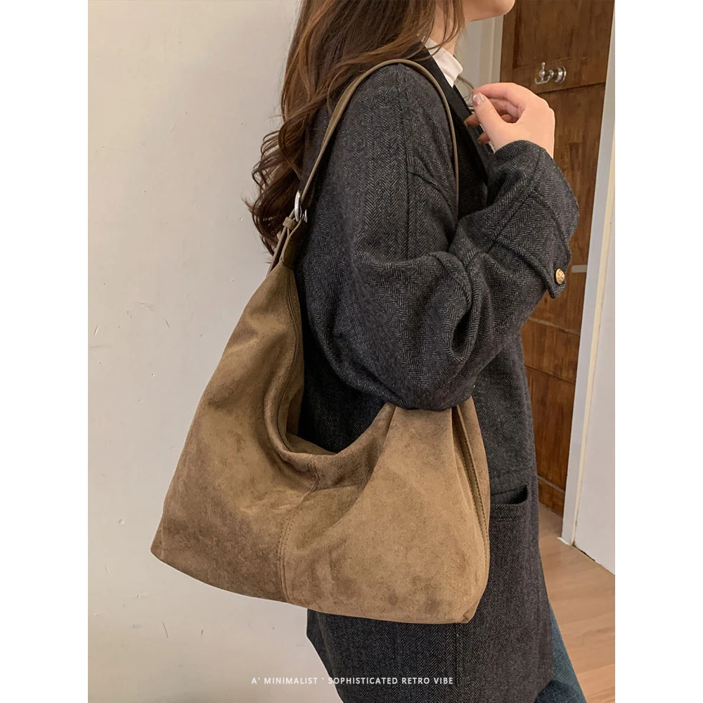 新款女包复古麂皮绒面单肩饺子包2025斜挎包气质通勤腋下托特包潮