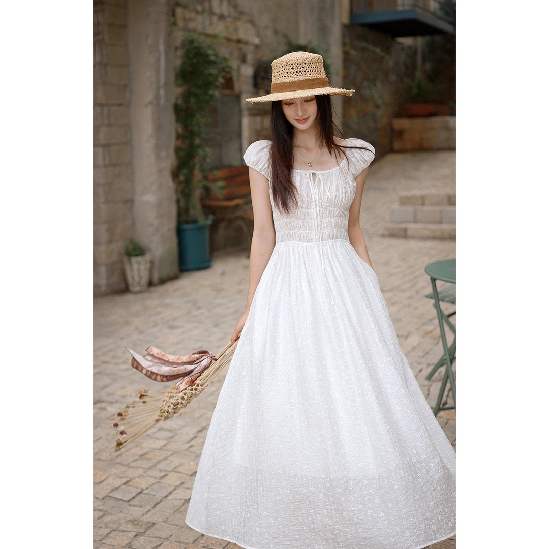 梅子熟了法式纯欲风圆领绑带抽褶连衣裙女