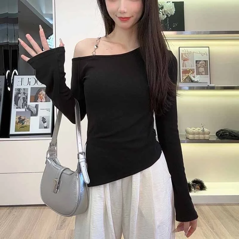 早秋季2025新款黑色斜肩长袖T恤女打底衫一字露肩慵懒辣妹风上衣