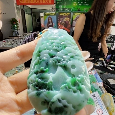 项圈未镶嵌翡翠一个