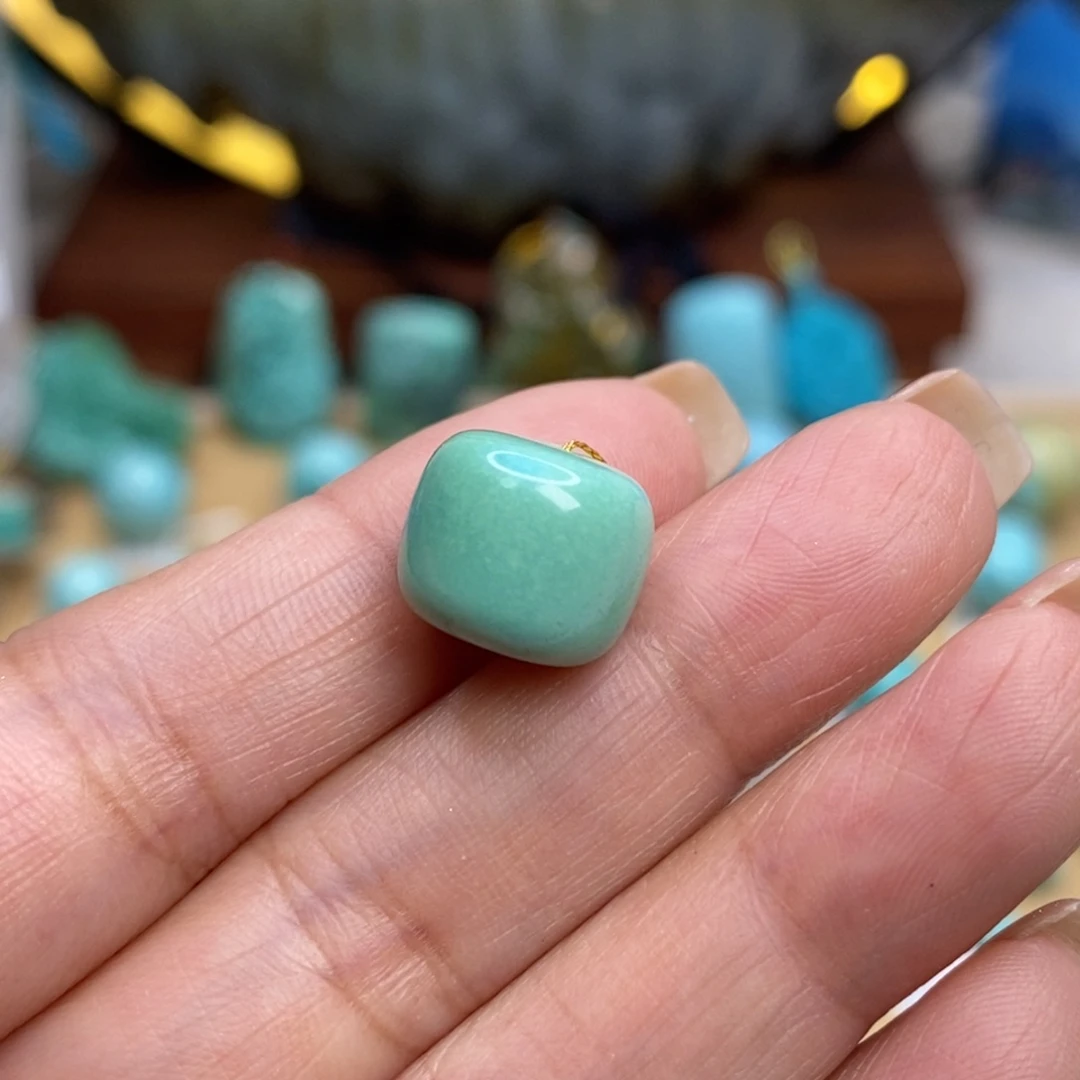 绿松石未镶嵌珠宝奇石11.7×10,1