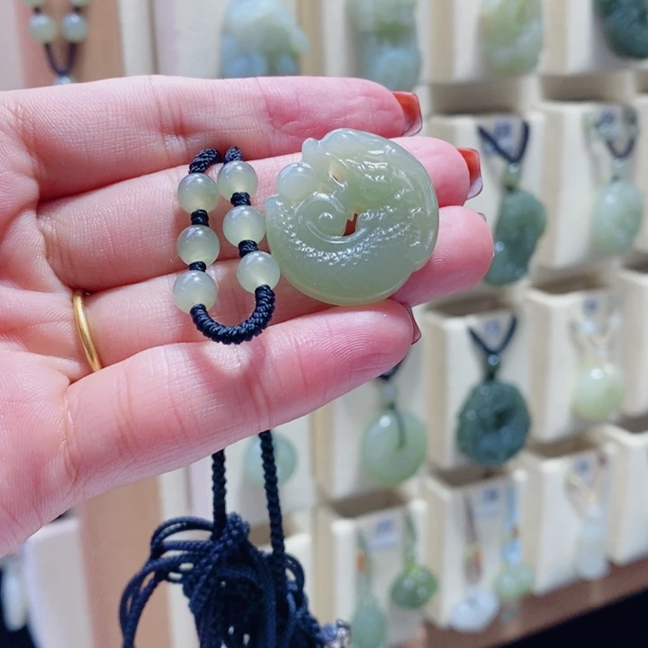 阿***玉和田玉未镶嵌颈饰