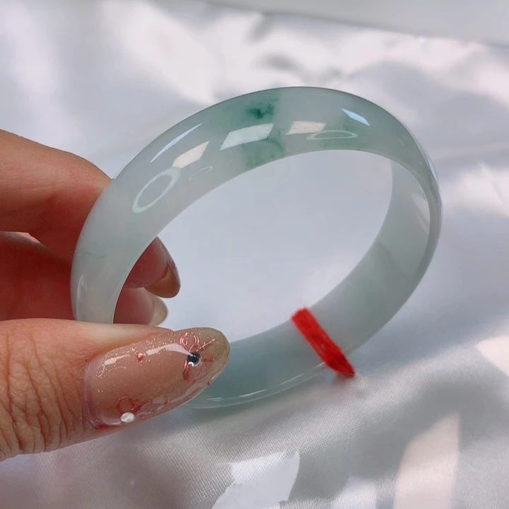 翡翠手镯未镶嵌51圈