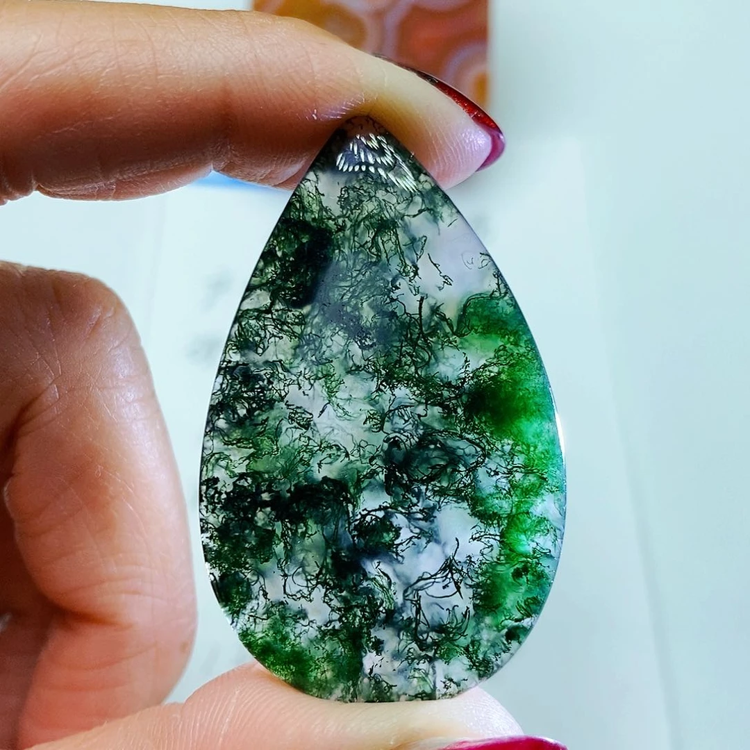 玛瑙/玉髓颈饰未镶嵌北****园