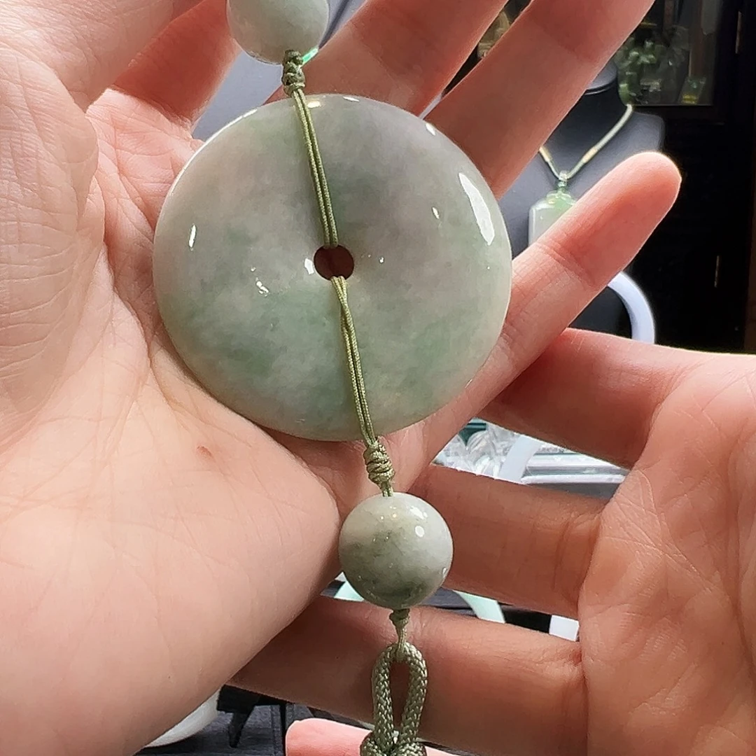 翡翠未镶嵌颈饰吊坠