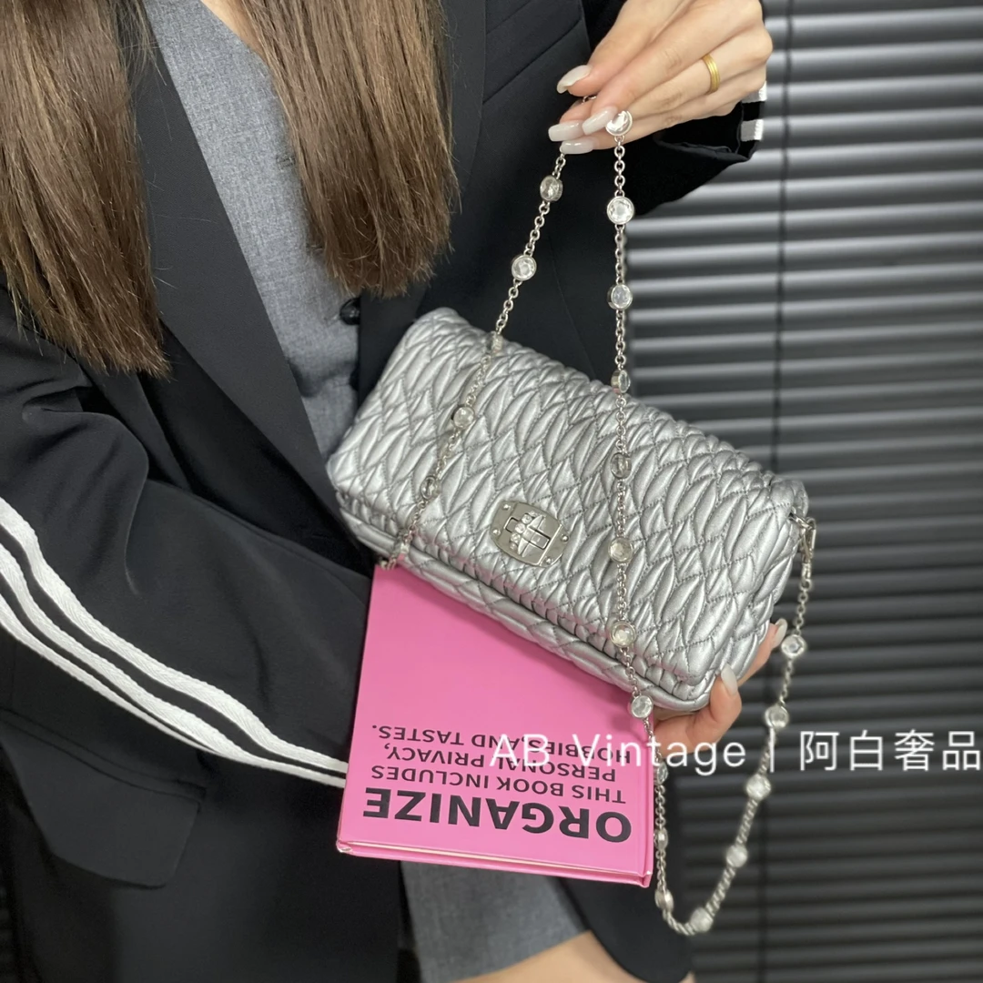 95新 MIU MIU/缪缪 阿白奢品/缪缪 银色褶皱钻链包
