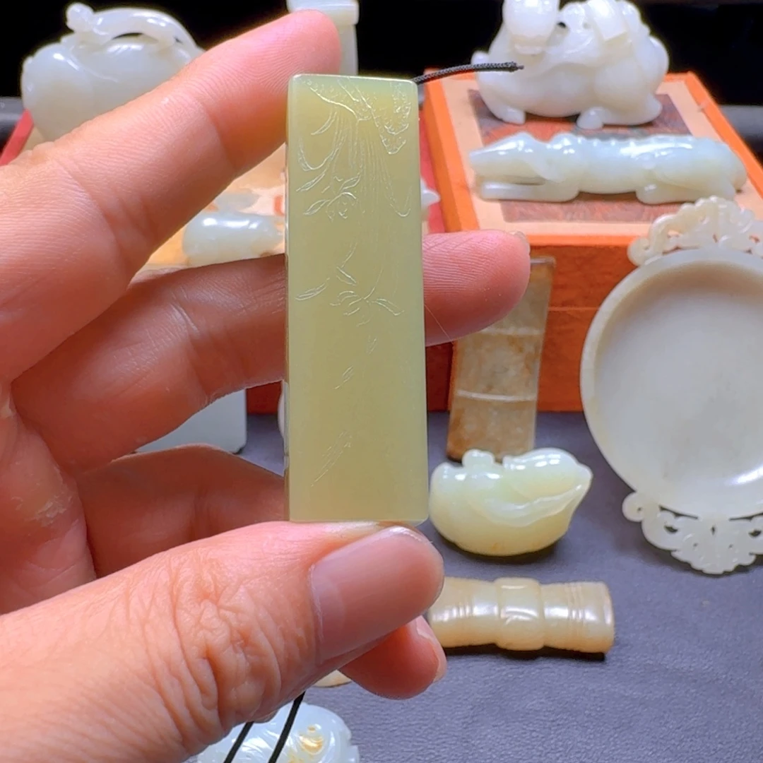 亮***来未镶嵌和田玉车挂