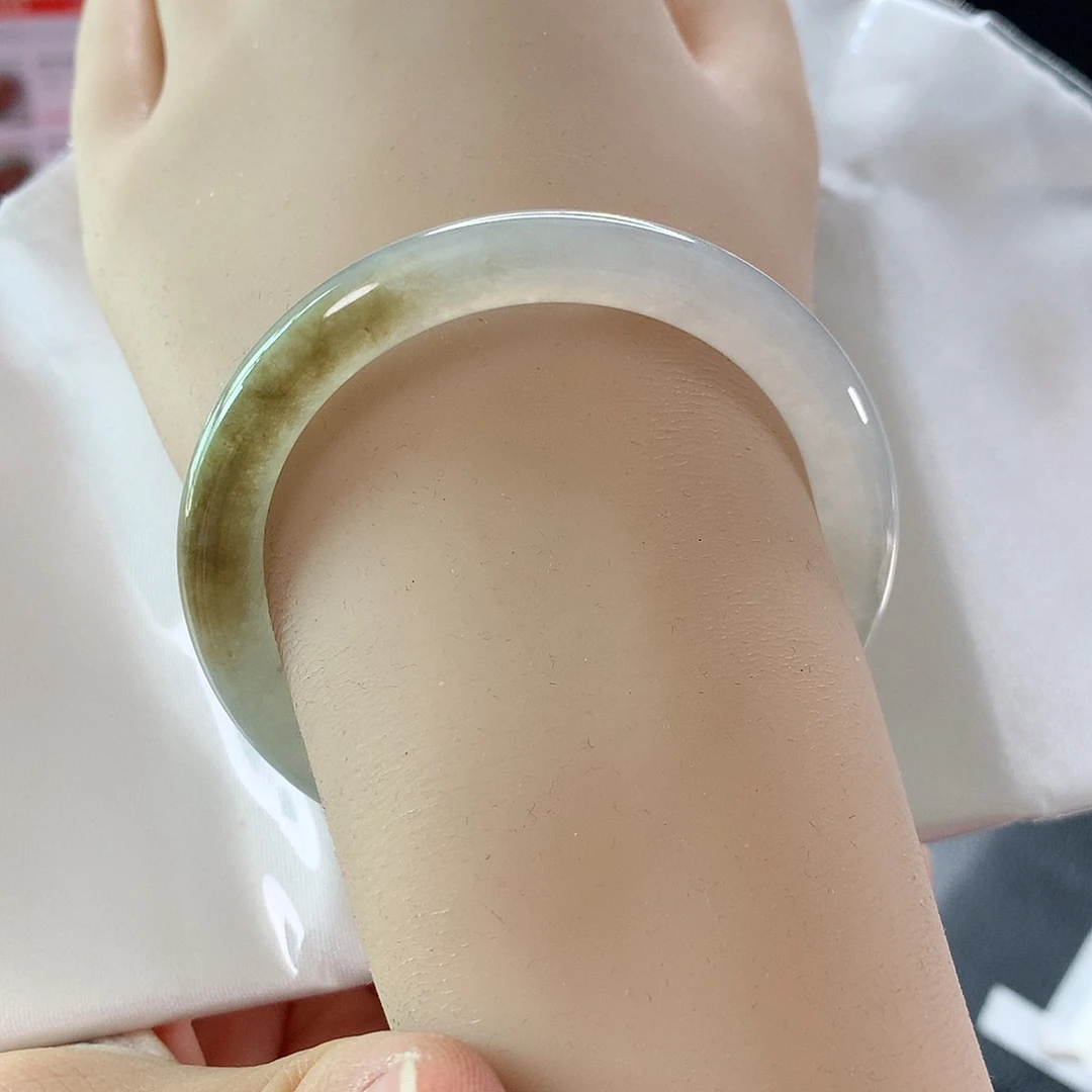 翡翠手镯未镶嵌①③⑦