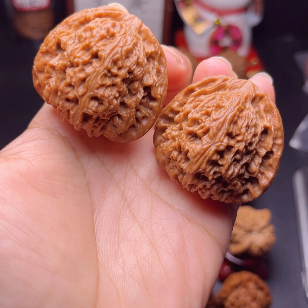 文玩核桃吊坠全品三角红皮南江