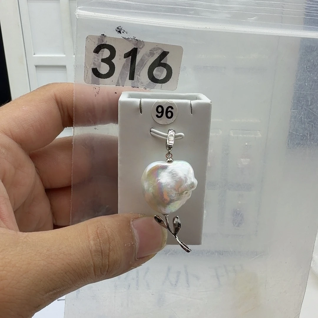 淡水珍珠颈饰合金