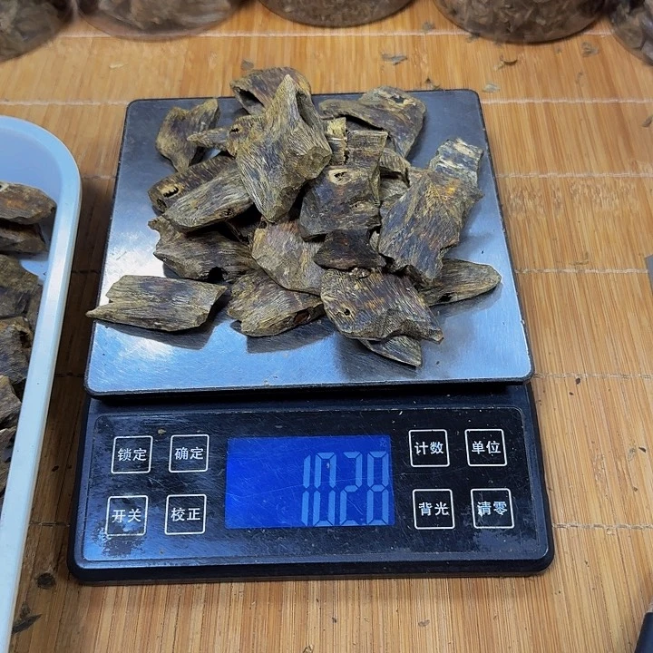 沉香沉香碎屑小**爸陆河102克
