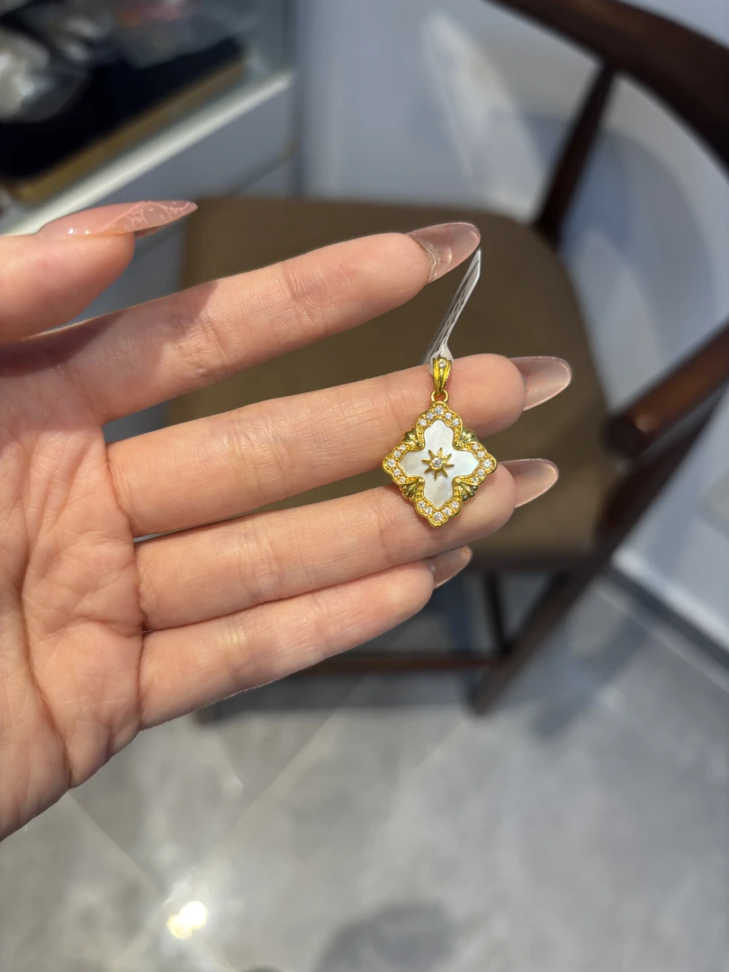 布家白四叶草足金999吊坠