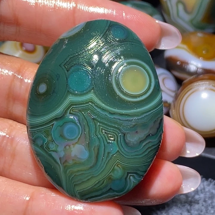 玛瑙/玉髓未镶嵌珠宝奇石40