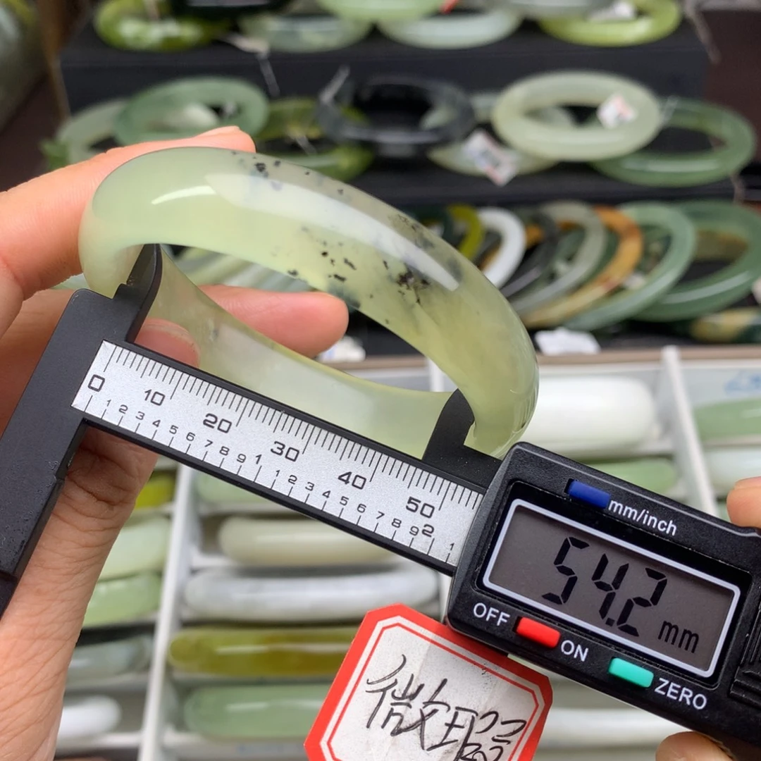 未镶嵌蛇纹石玉手镯654