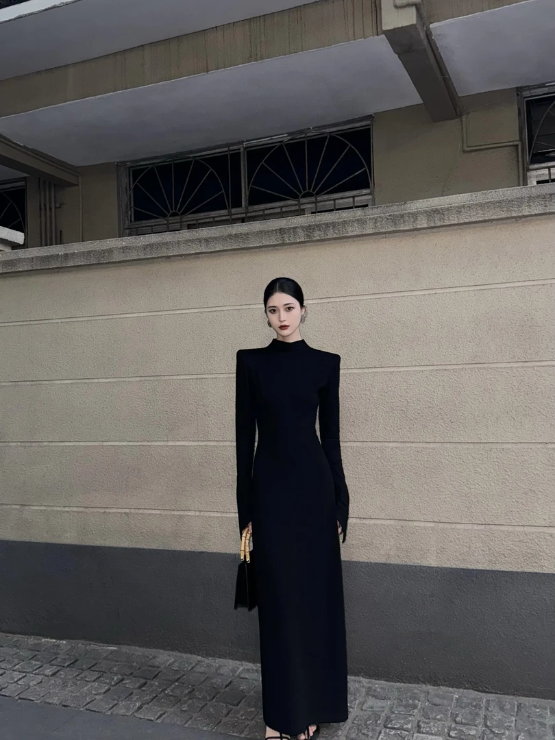 HEYI【夜幕之下】极简设计秋冬黑色直角肩高级气质显瘦长袖连衣裙