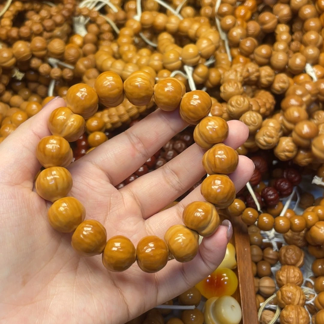 猴头核桃吊坠微瑕屁桃奶油肌17左右