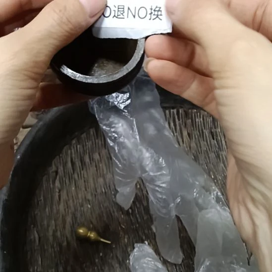 饥***狼瓷片6086号工艺品