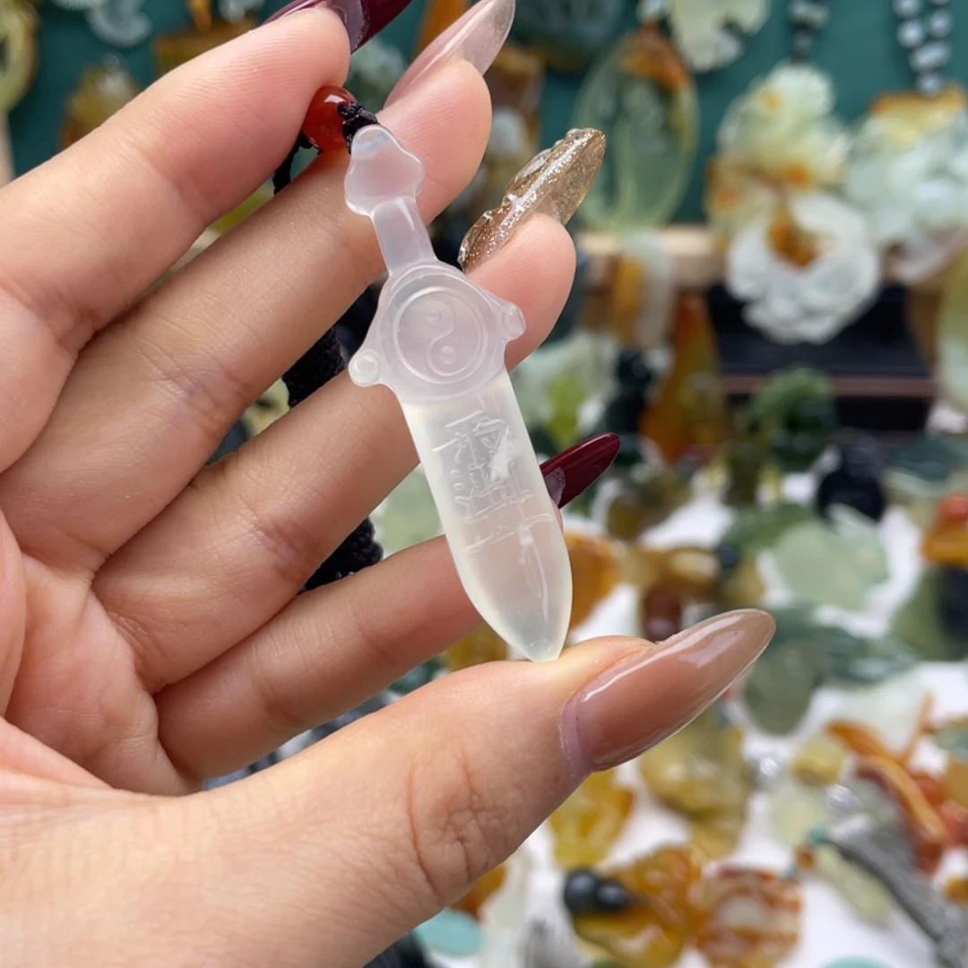 蛇纹石玉颈饰未镶嵌新