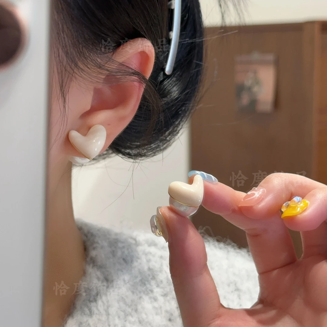 【恰度】法式白色滴釉爱心珠珠耳钉一款两戴