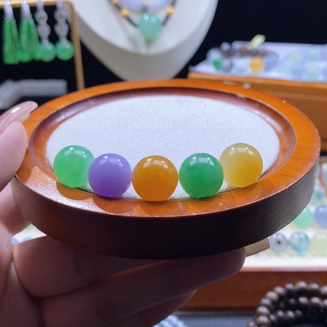翡翠未镶嵌颈饰浓彩色珠卡13