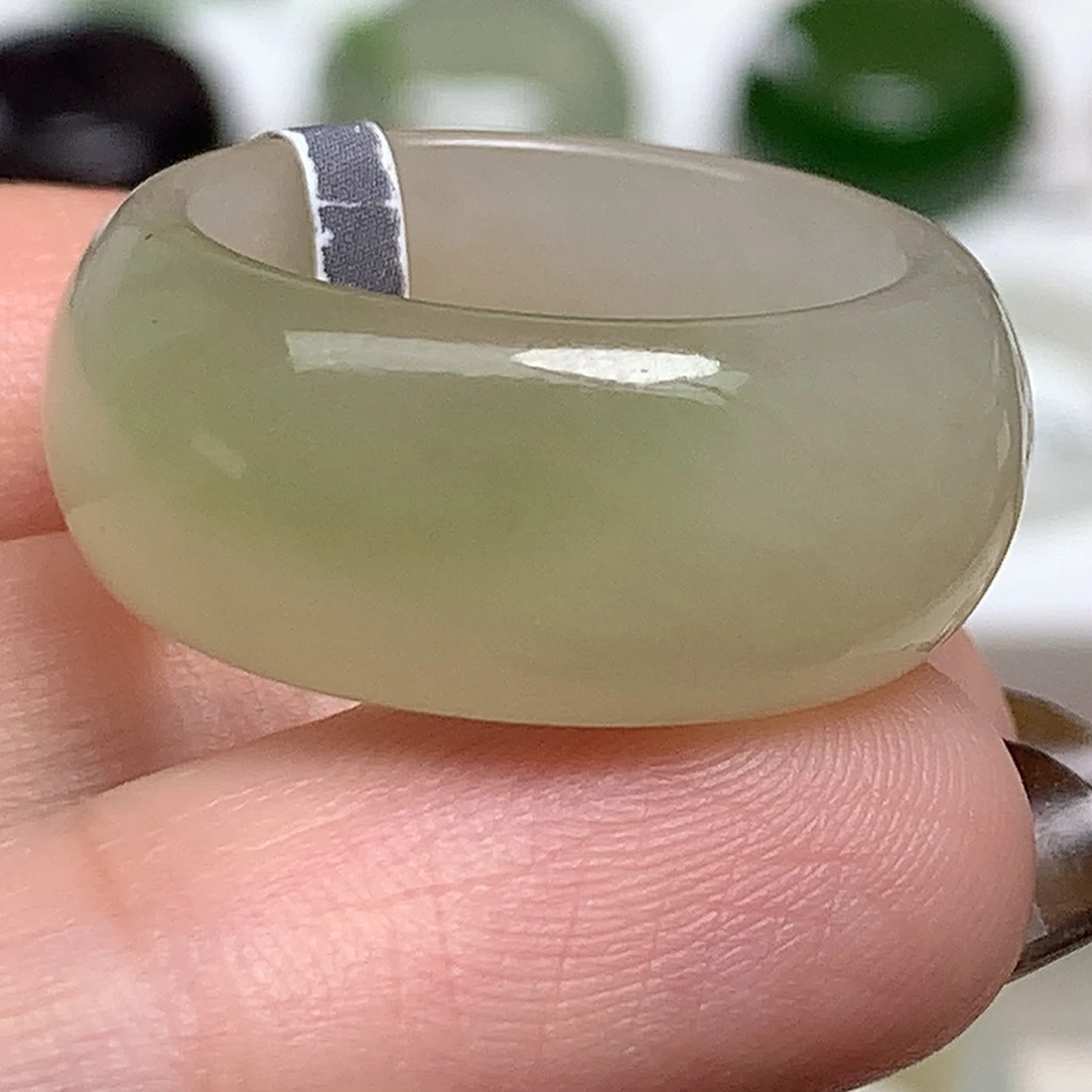 未镶嵌戒指和田玉