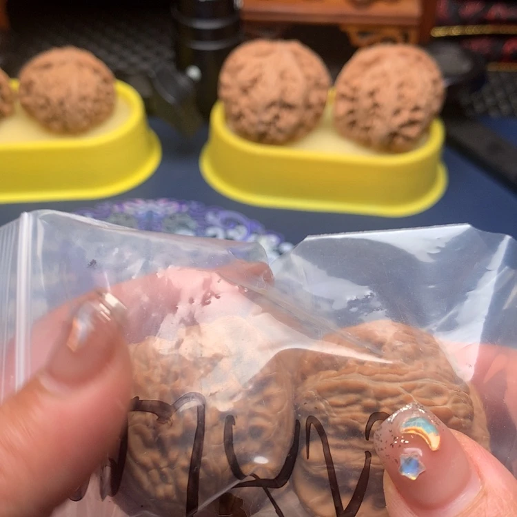 【闪购商品】把件桃核
