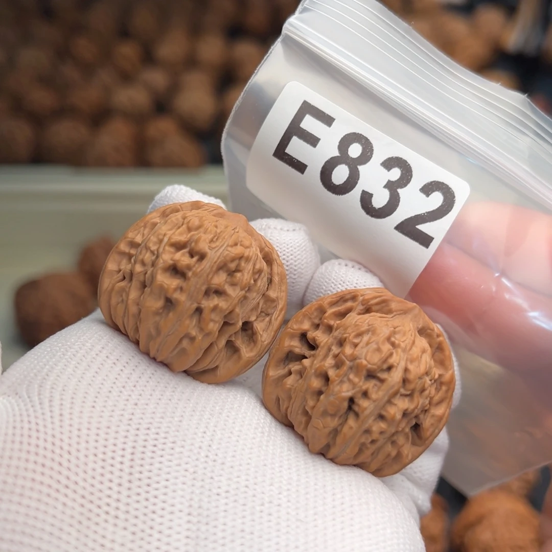 文玩核桃吊坠E832汉高楼34