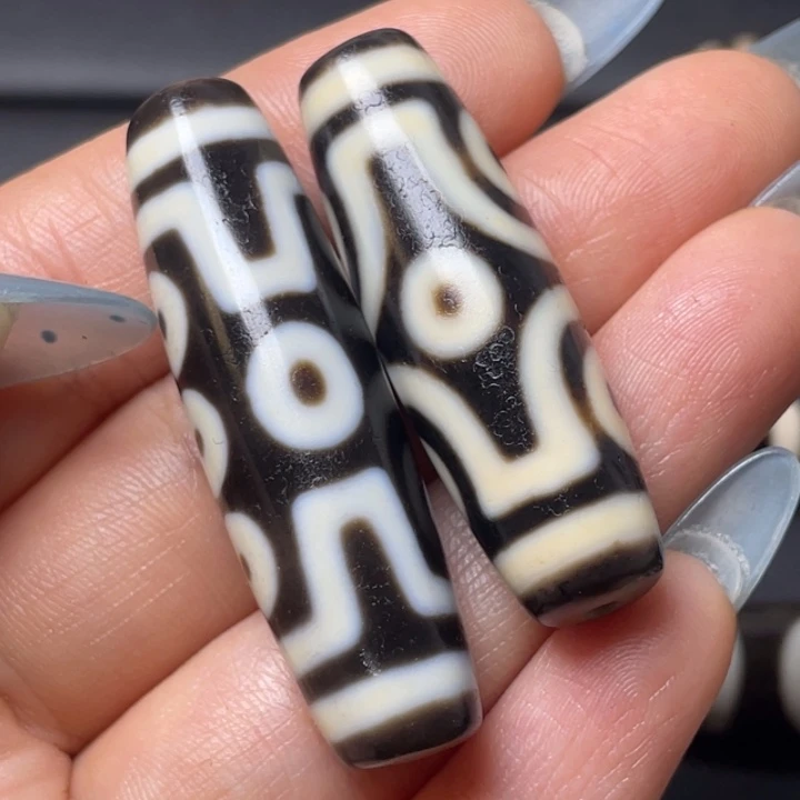 E***.玛瑙/玉髓未镶嵌颈饰