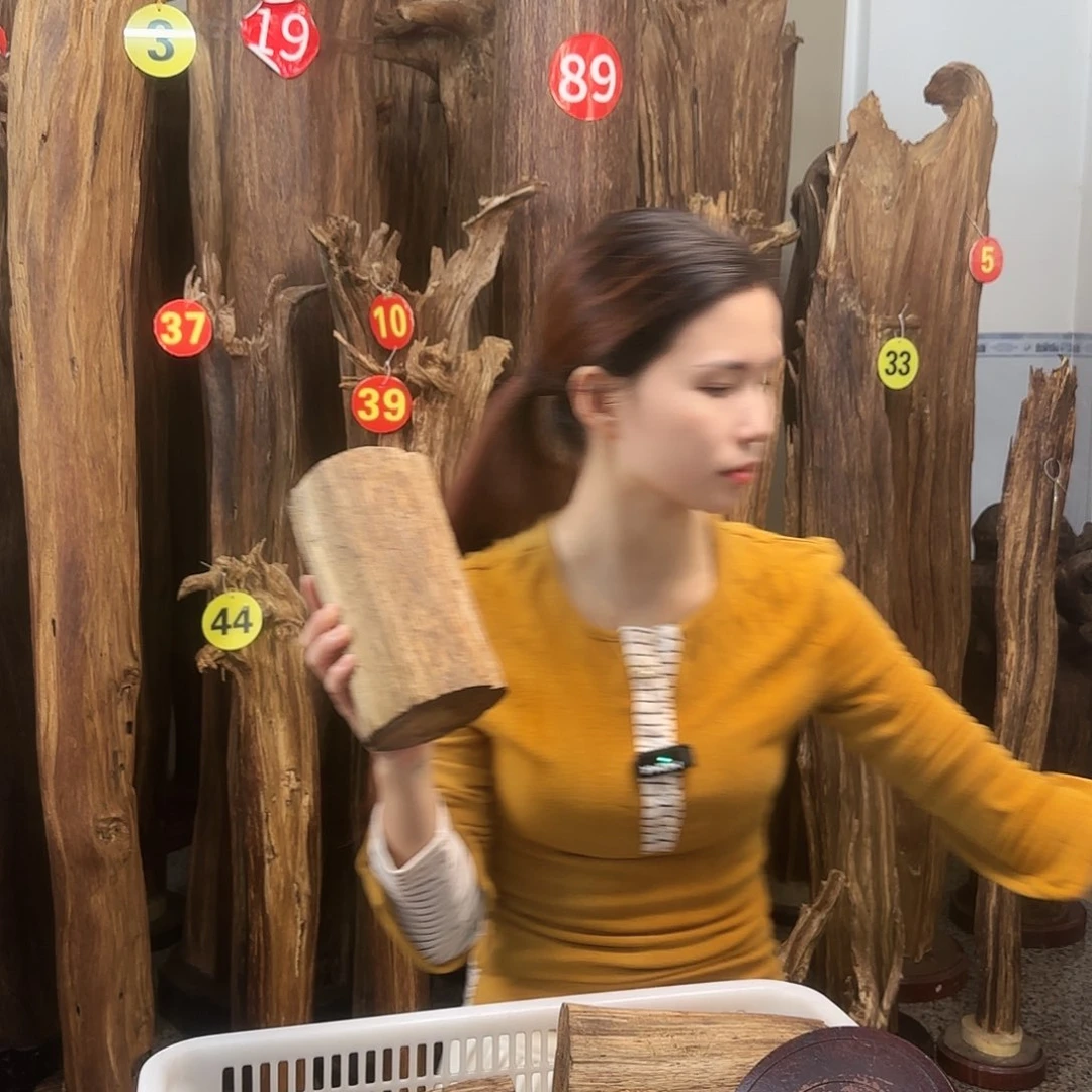 沉香沉香碎屑天然沉香原材料➕底座