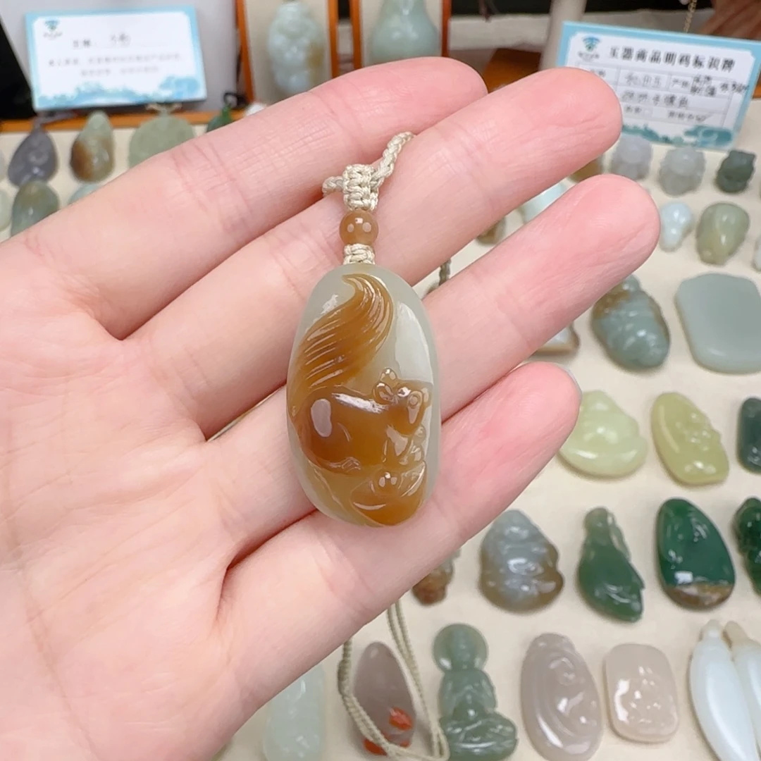 颈饰未镶嵌和田玉