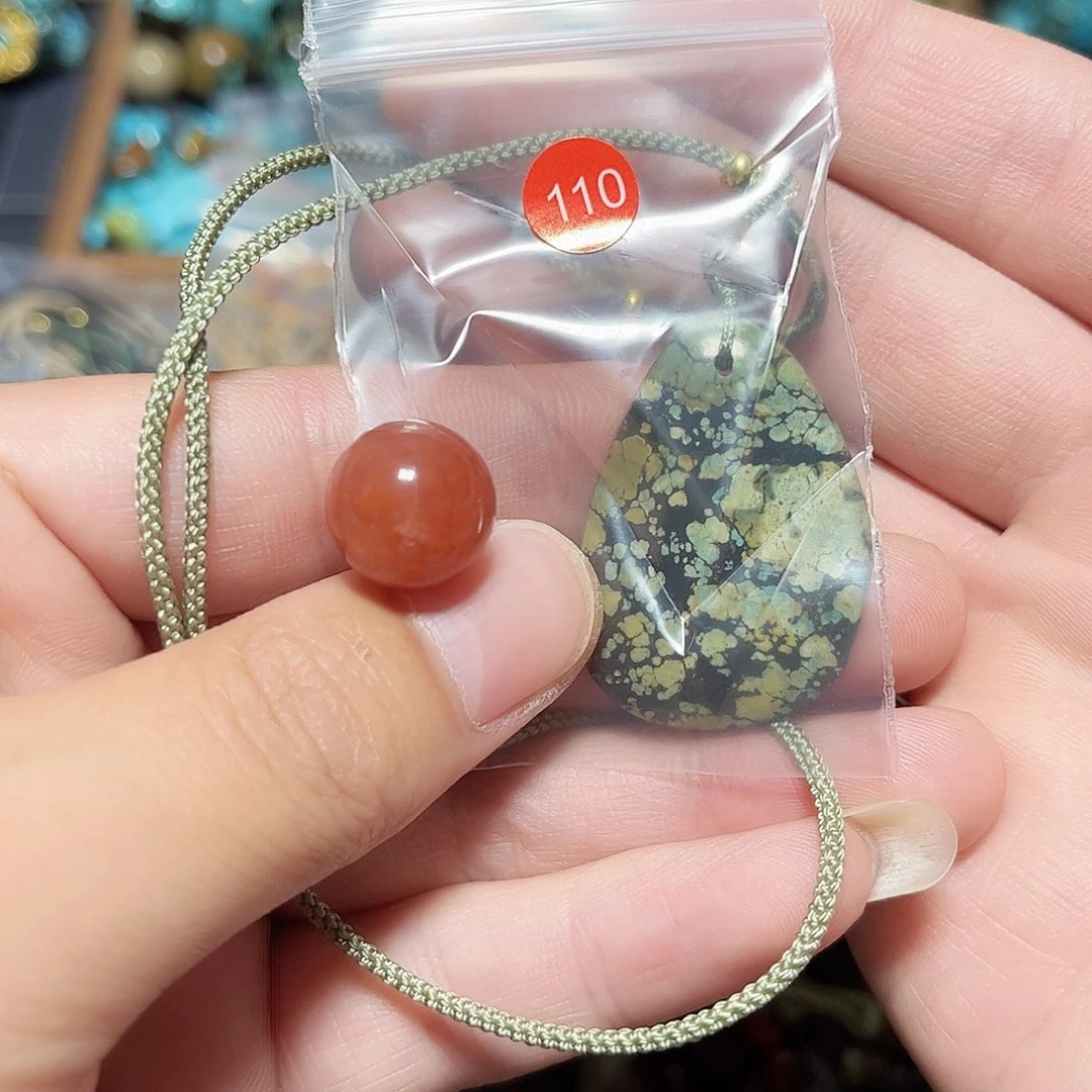 谷***）玛瑙/玉髓未镶嵌圆珠桶珠老型手串！！