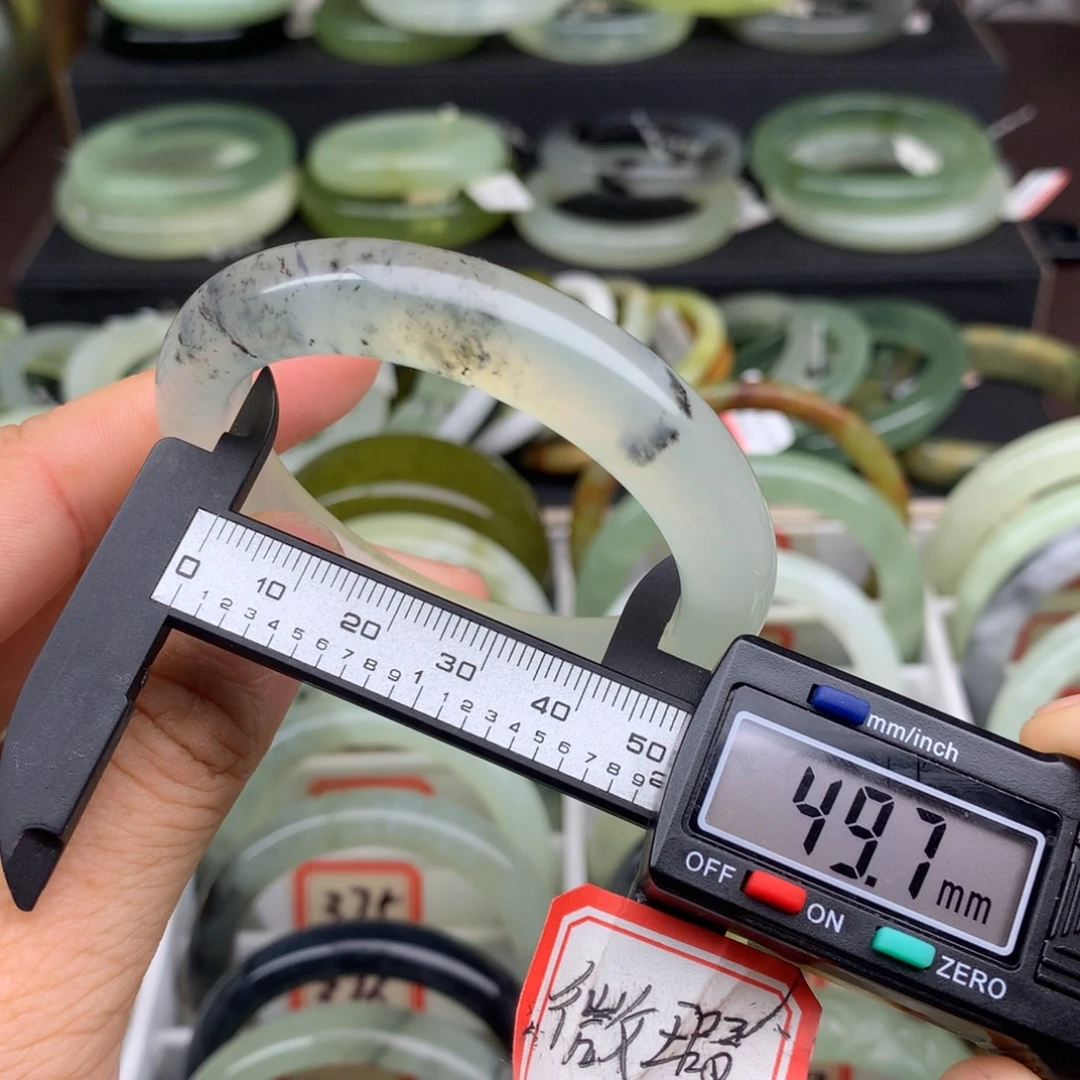 蛇纹石玉未镶嵌手镯384