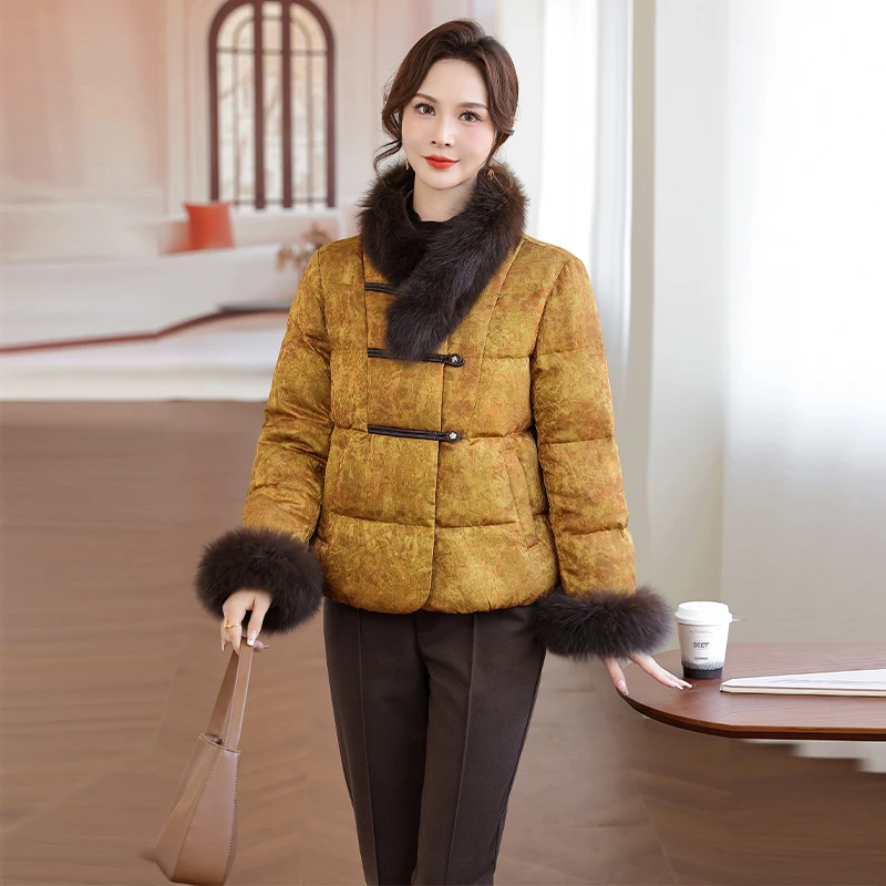 2025年新款鹅绒服国风中老年羽绒服女款洋气妈妈冬装时尚毛领外套